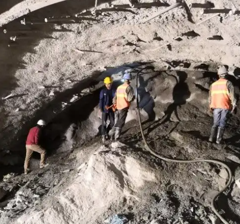 甘州拱顶带模注浆料的施工流程及注意事项